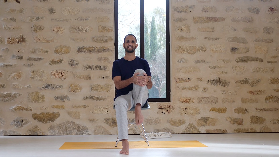 תרגול לכל גיל- אימון על כיסא